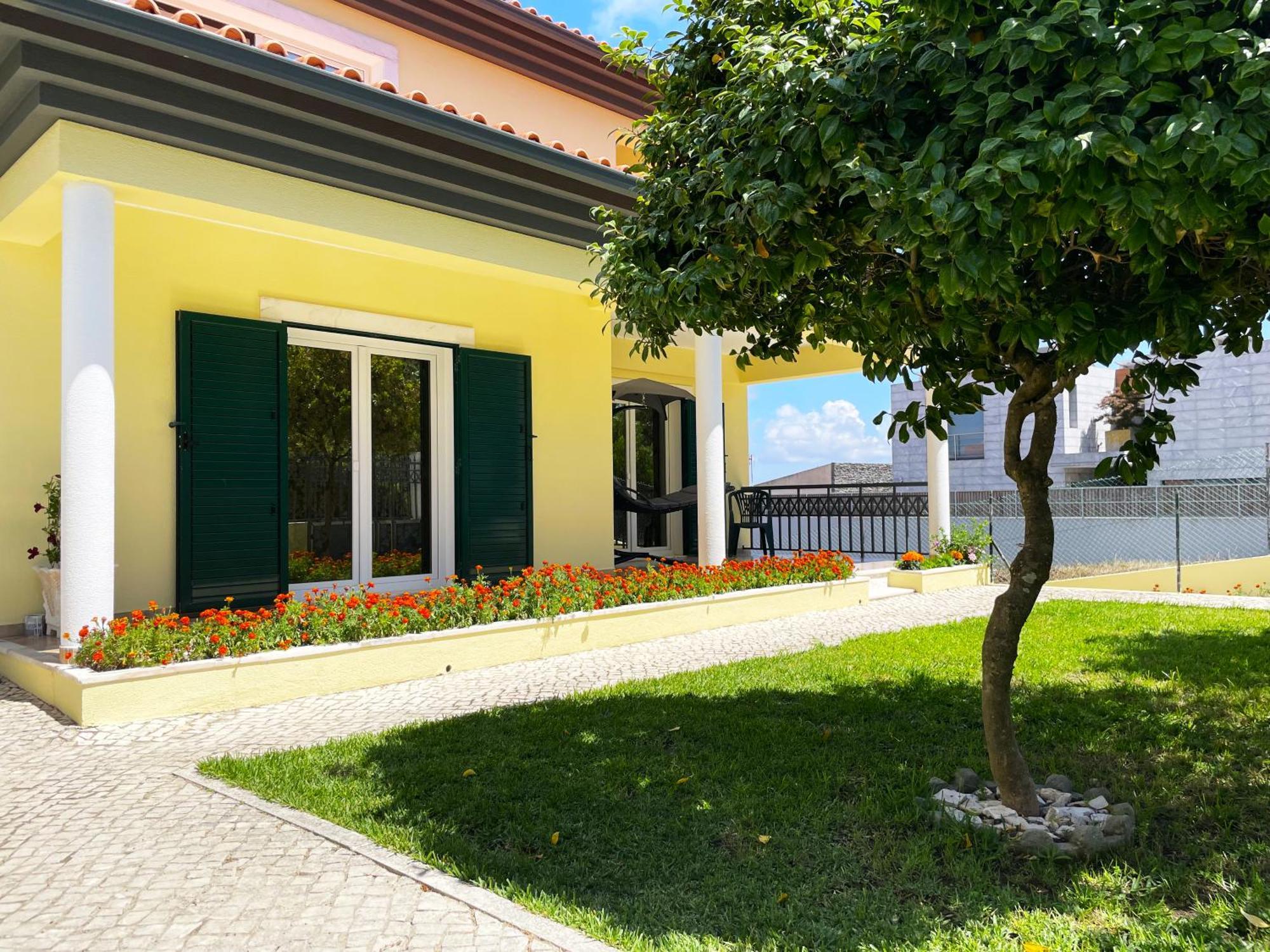 Lolik Villa Sobreda エクステリア 写真