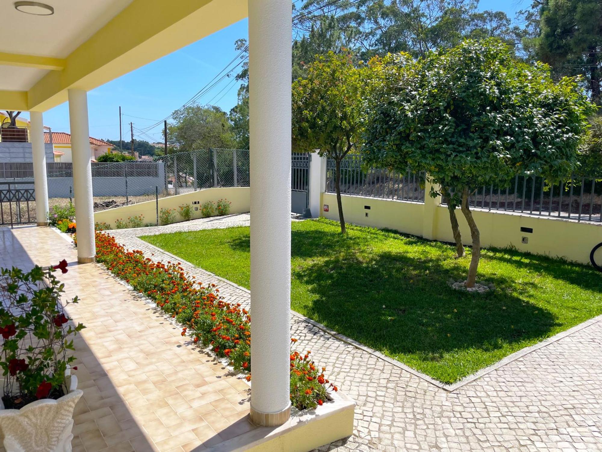 Lolik Villa Sobreda エクステリア 写真