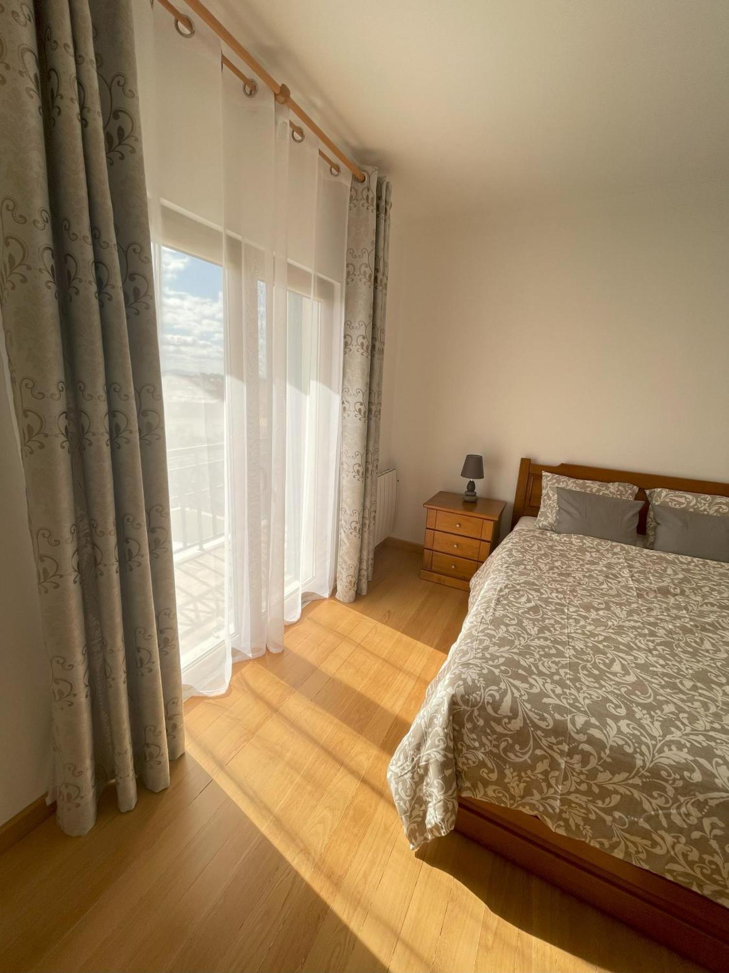 Lolik Villa Sobreda エクステリア 写真